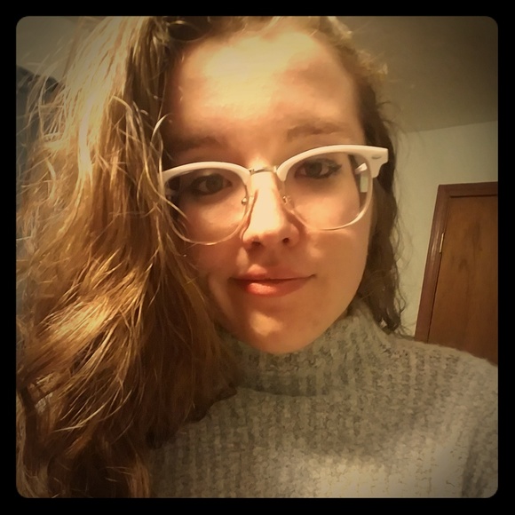 Meet your Posher, Kim - Picture 1 of 1